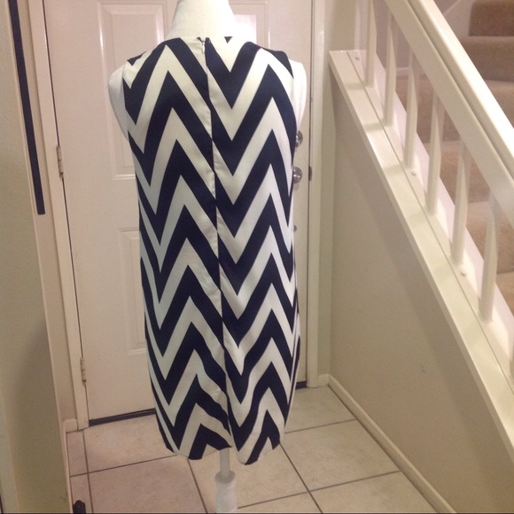 Black/White Chevron Print Dress - Picture 5 of 6